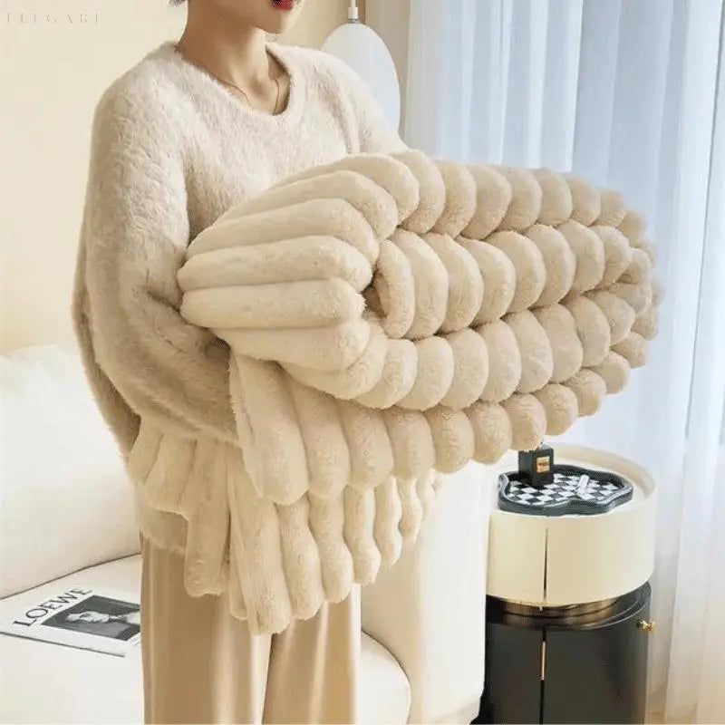 CozyWarm Bliss - Premium Lammwoll-Fleecedecke