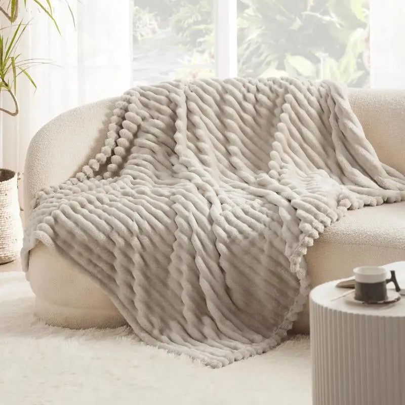 CozyWarm Bliss - Premium Lammwoll-Fleecedecke