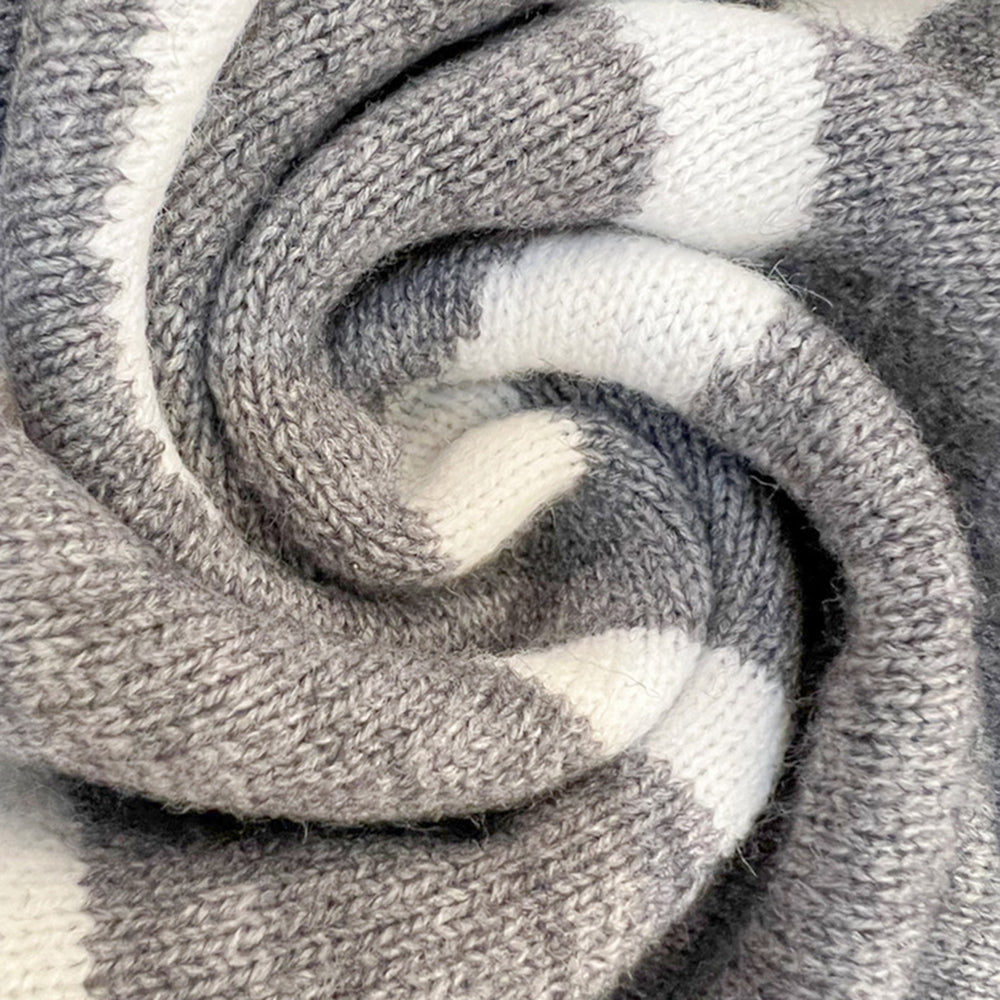 CozyCardi Luxe - Winterstrickjacke mit Kapuze für Frauen