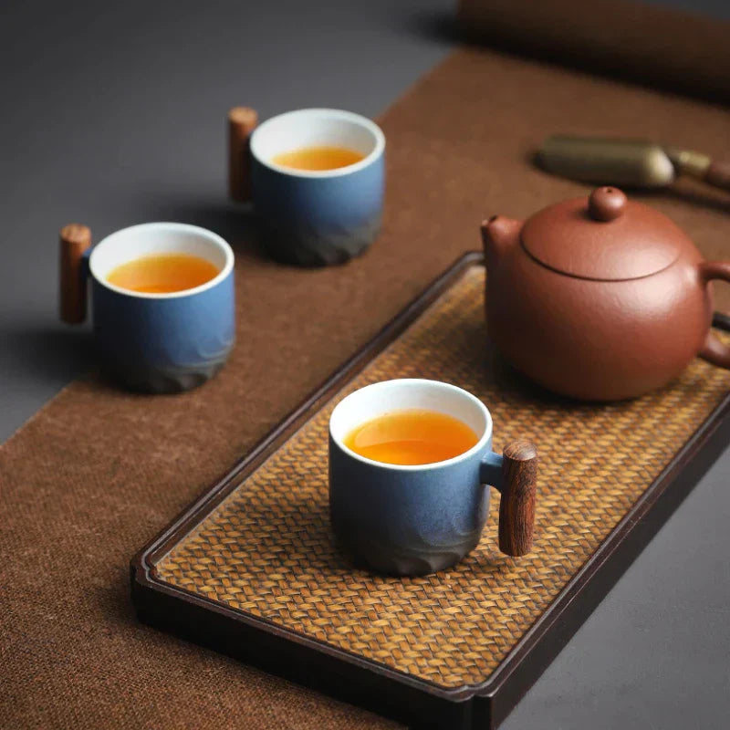 RusticBrew - Handgefertigter Kaffeebecher mit Holzgriff