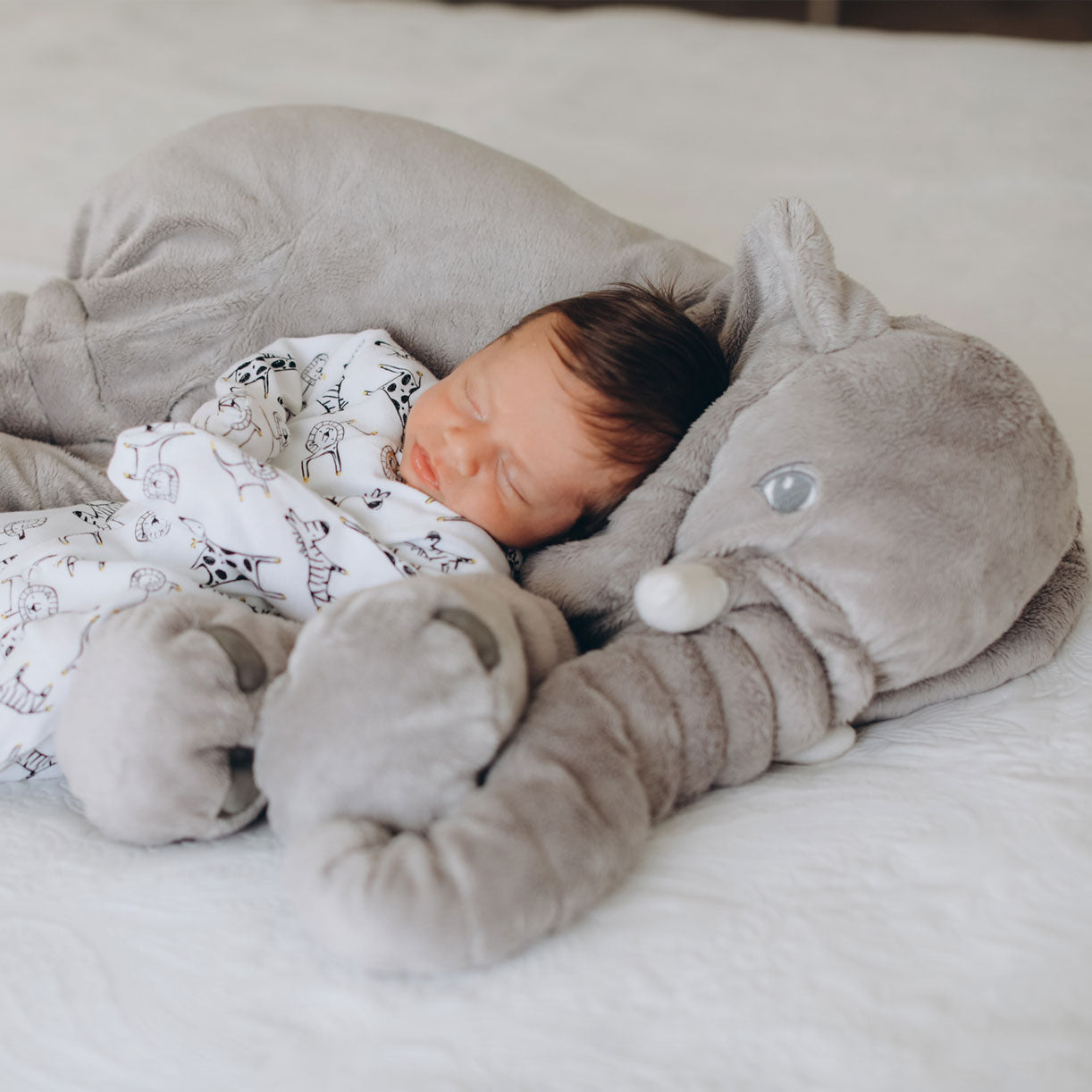 SnuggleJoy - Baby Elefant Schmusekissen