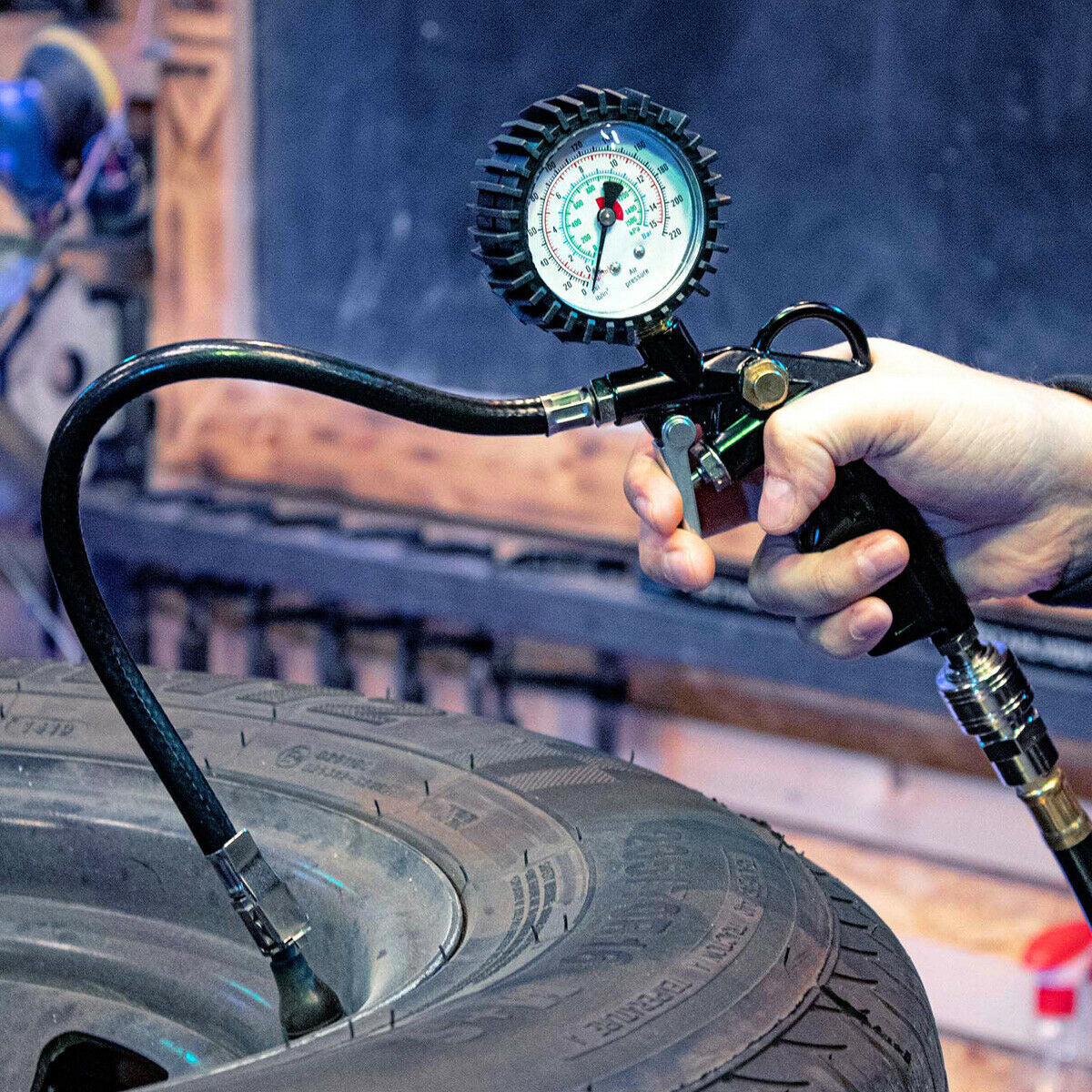 ReifenFit – Hochwertiger Reifenfüller mit Manometer