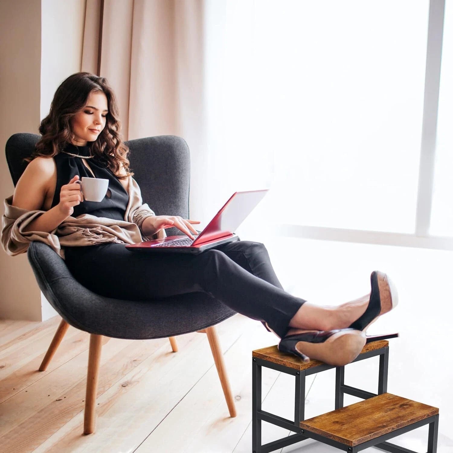 ZweiSchritt – Holzhocker für Kinder