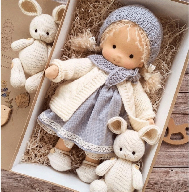 WhimsyCompanion Handgemachte Waldorfpuppe